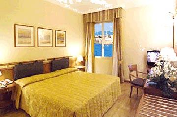 Hotel Dello Stretto Μεσίνα Δωμάτιο φωτογραφία